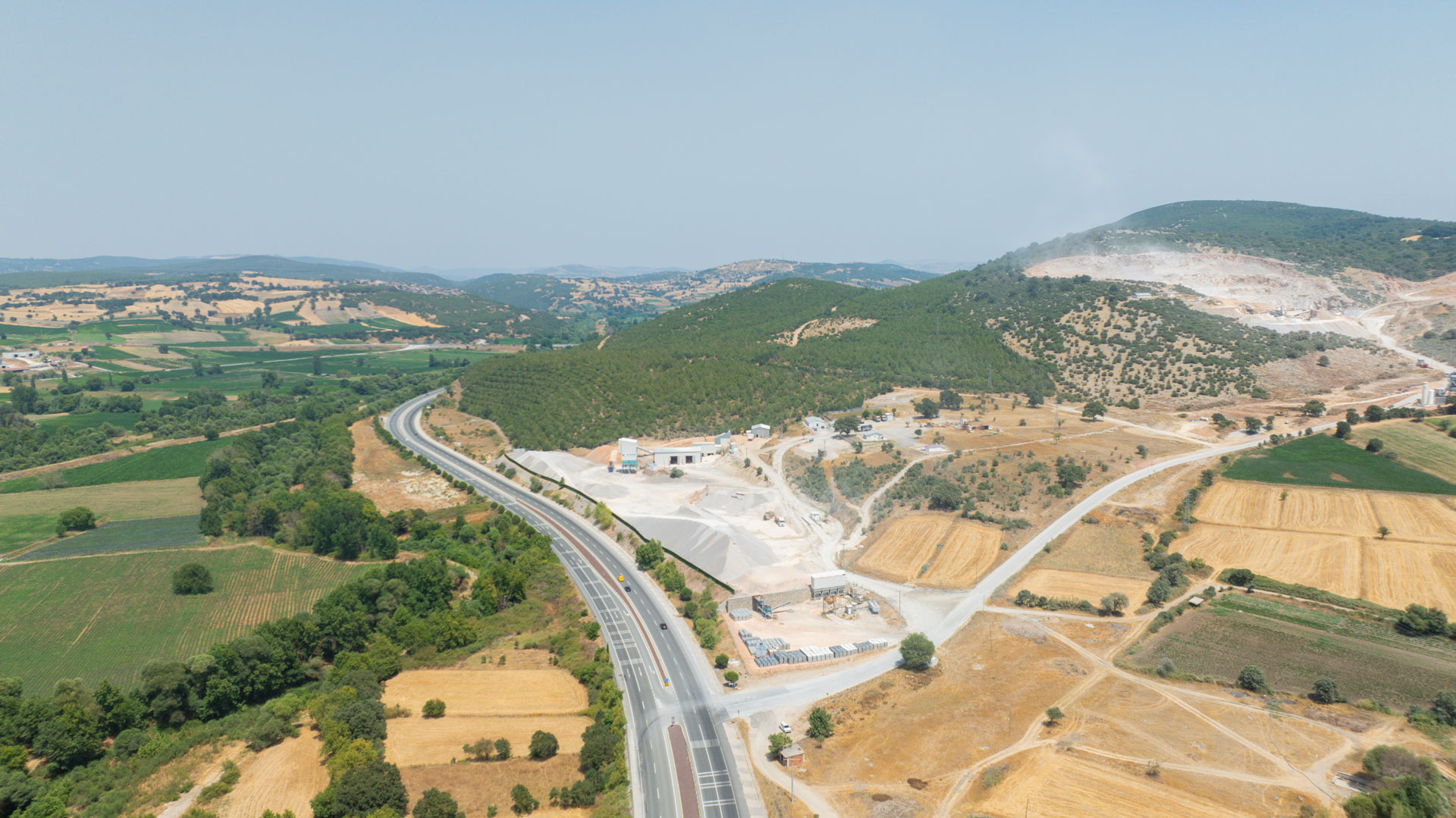 Akçal-Agrega-Üretim-Tesisi-slider001